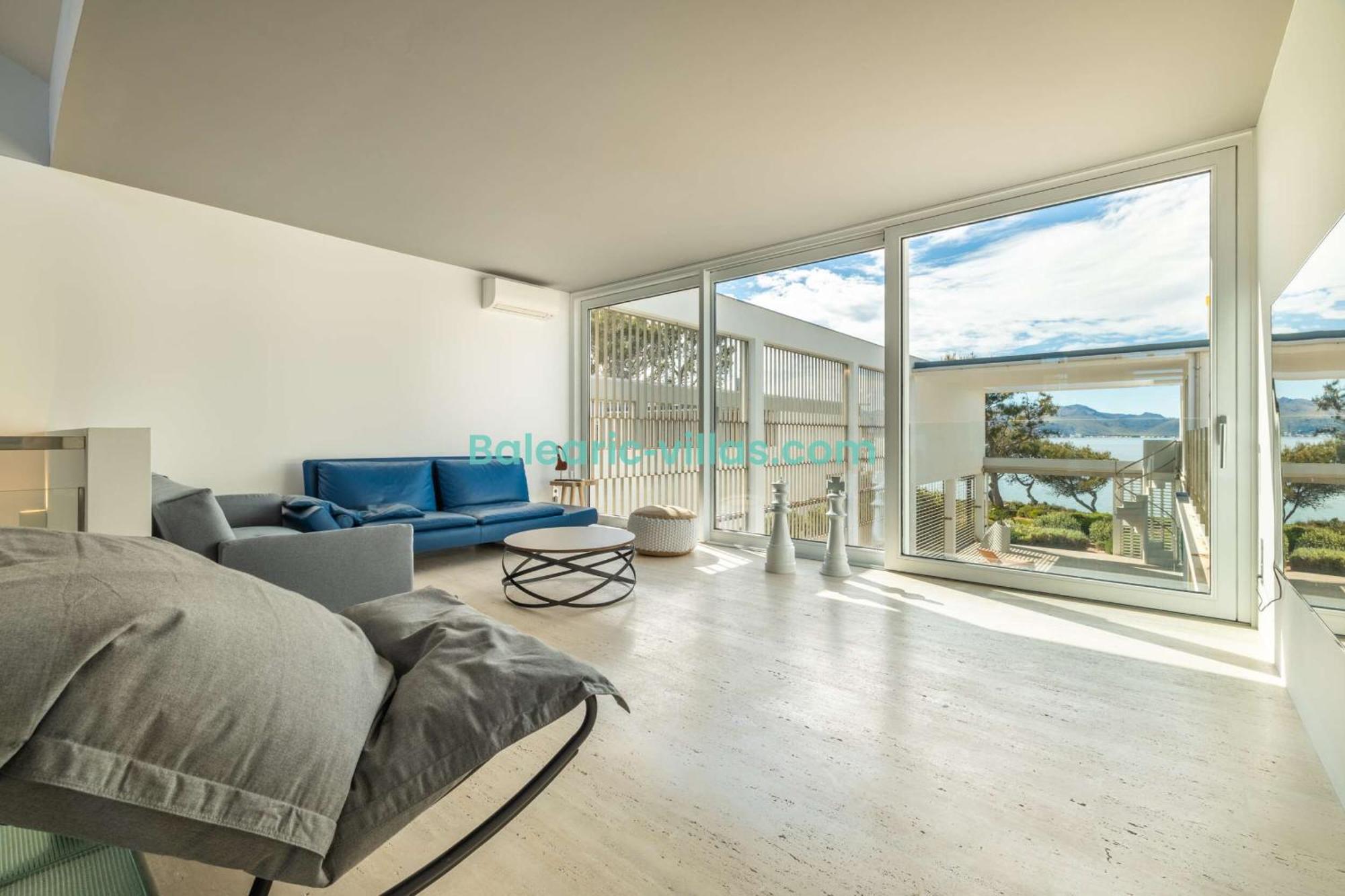 Seafront Sunset Villa *
